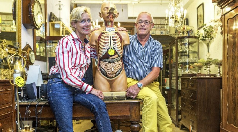 Hanneke en Henny van Harden antiekzaak Oud Holland Vismarkt