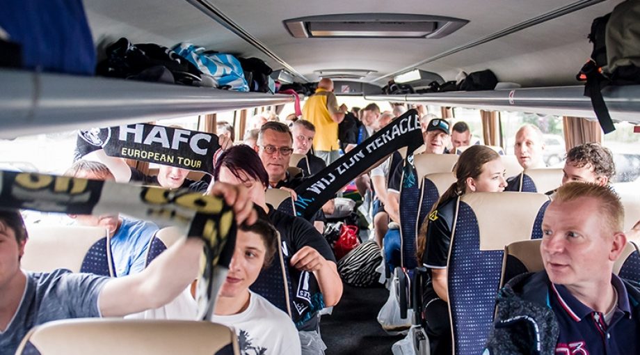 Heracles Supporters op weg naar Portugal Arouca Lars Smook