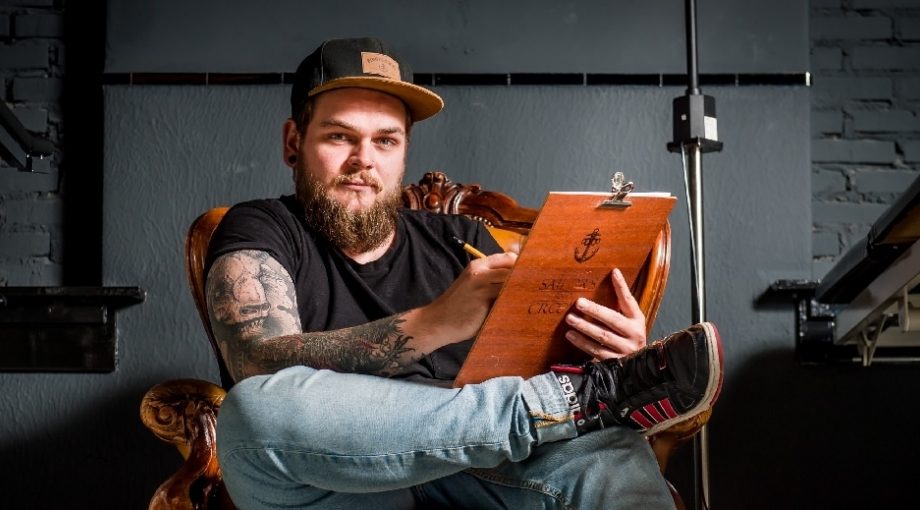 Mark Overmaat bekende Almelose tattooeerder 2 Lars Smook