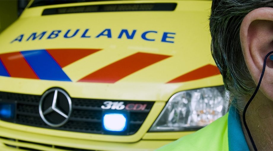 Ambulancereuselboomsteekmachineongeval