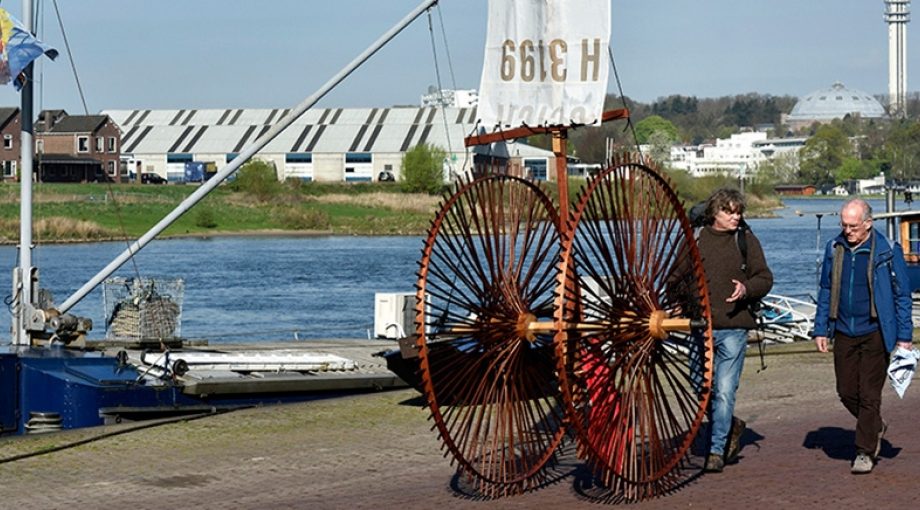 Artez student met zeilwagen Gerard Burgers