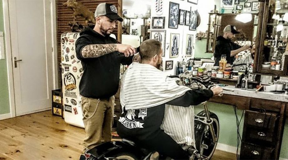 Barbier rogier drive in laren motor knipbeurt kapper