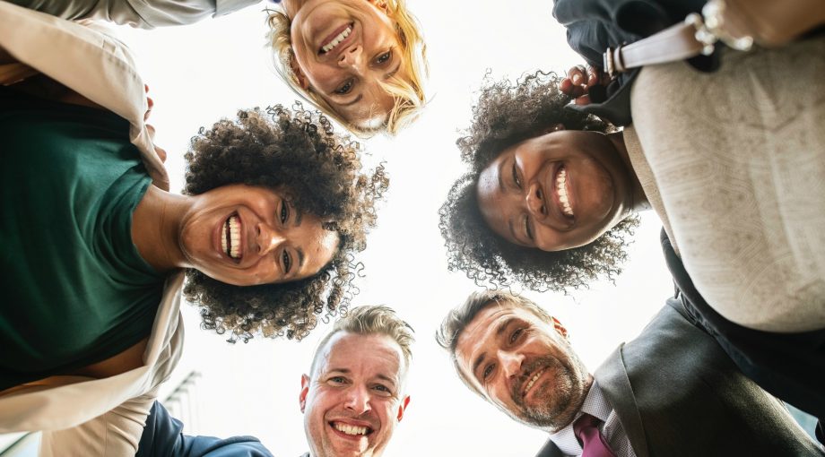 Bedrijven floreren diversiteit man vrouw afkomst ras