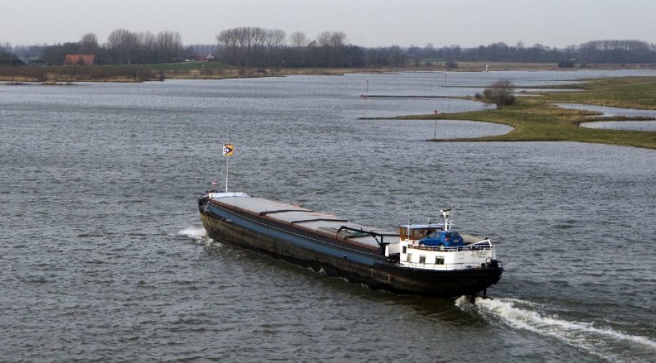 Binnenvaartschip binnenvaart Drachten