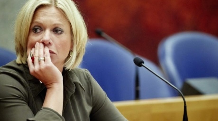 Defensie hennis plasschaert middelgroot