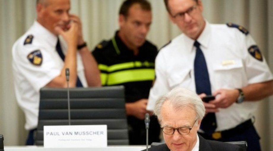 Den haag henriquez arrestatie politiechef tranen 335