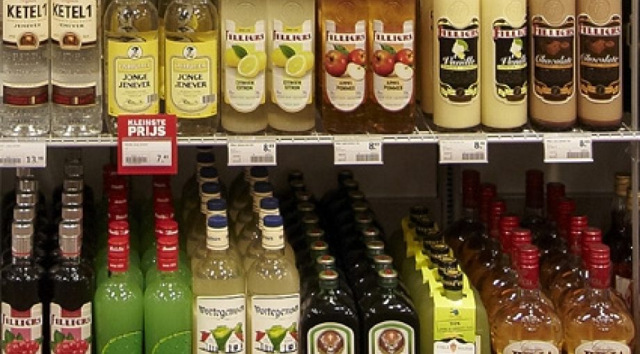 Drank alcohol schap 425