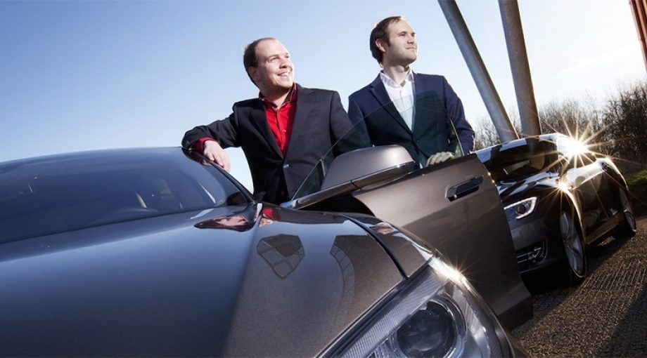 Ec rent tesla model s leiden Erik Theunissen en Chris Heiligers autoverhuur