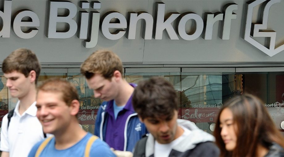 Eindhoven bijenkorf binnenstad winkelen
