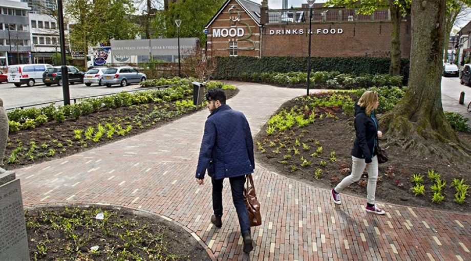 Fens parkeerterrein eindhoven de bergen winkelen