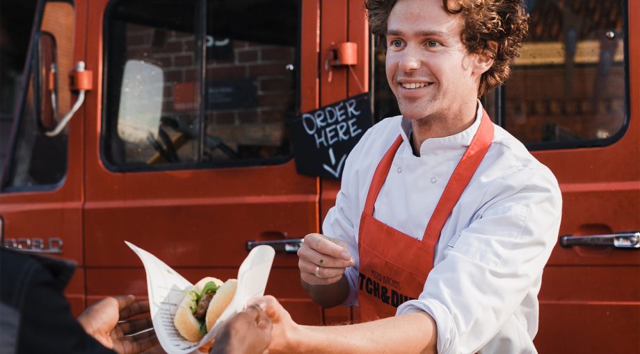 Foodtruck worst truck wendelgelst wardie hellendoorn