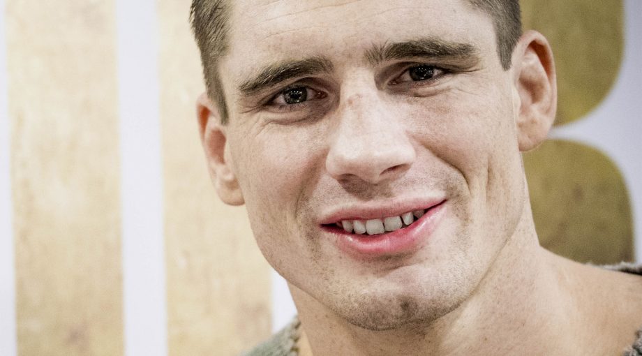 Hoe verdient rico verhoeven zijn geld close
