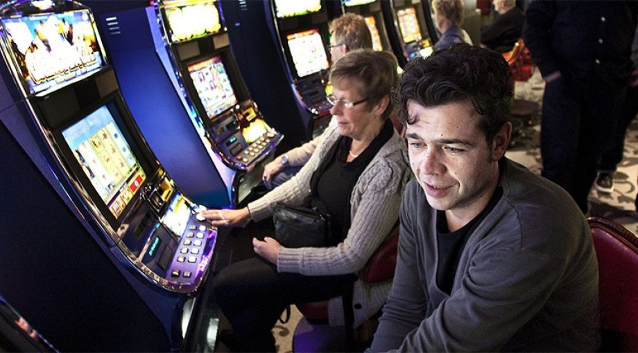 Holland casino rotterdam gokken gokautomaat gokhal speelautomaat