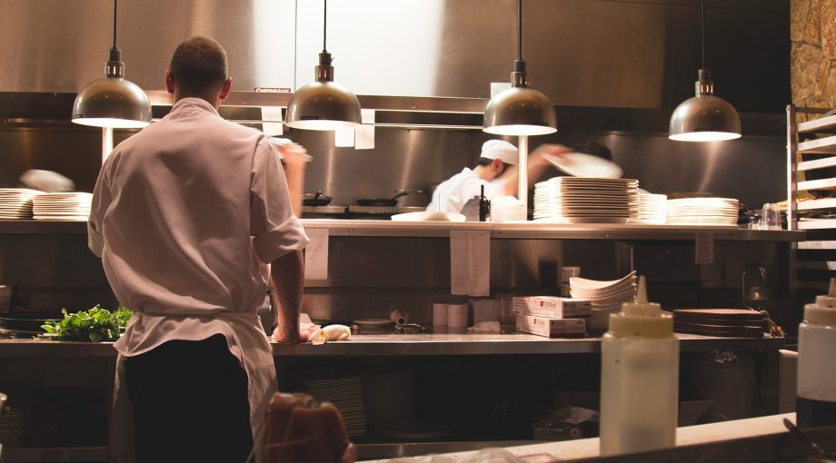 Keuken restaurant machine personeel
