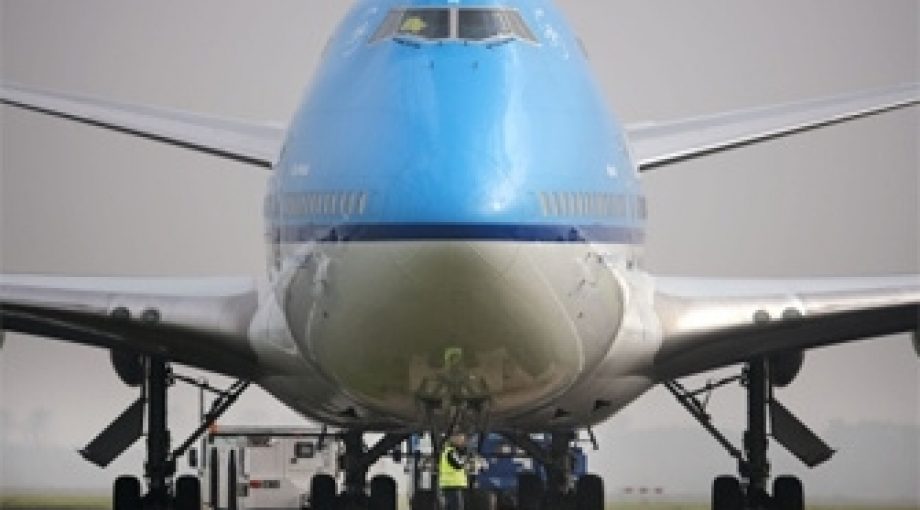 Klm vliegtuig aan de grond 335