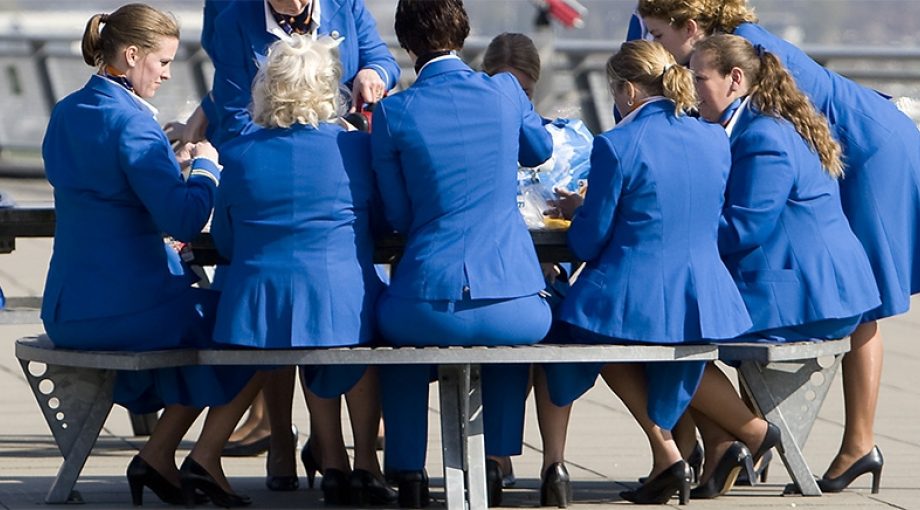Klmluchtvaartschipholpersoneel1065