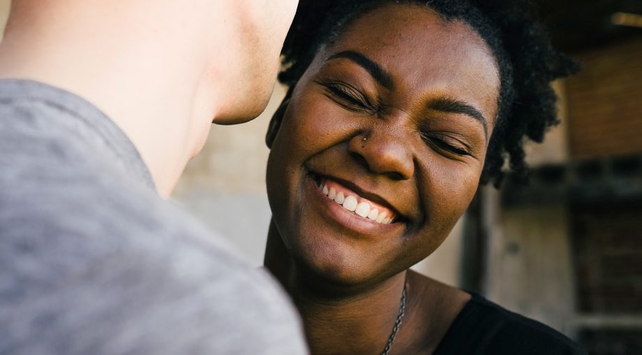 Kus kiss unsplash