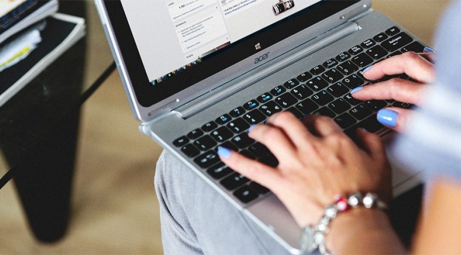 Laptopvrouw1065