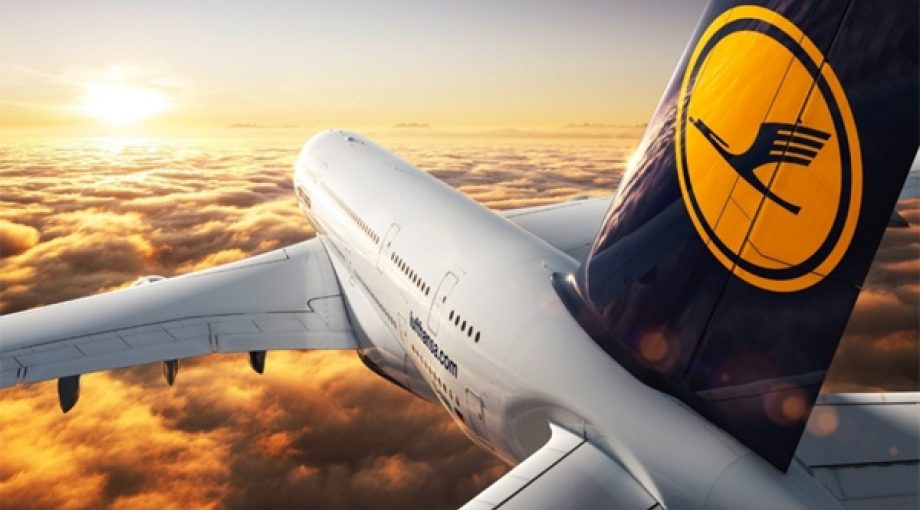 Lufthansa cabinepersoneel middelgroot