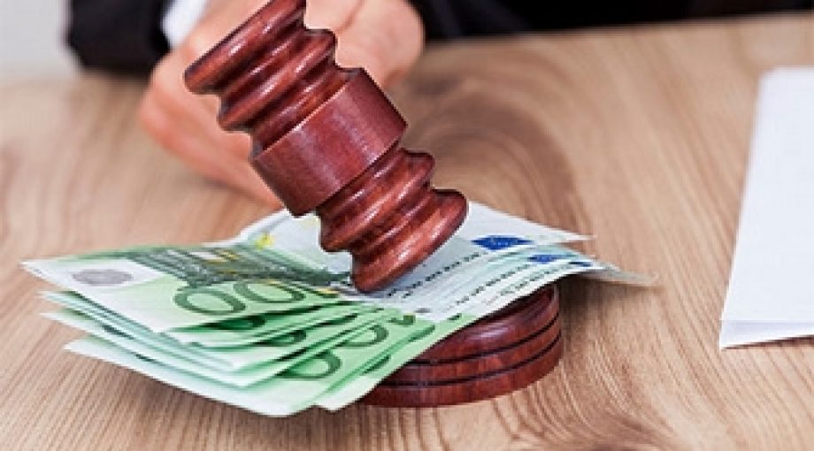 Machtsmisbruik corruptie 335