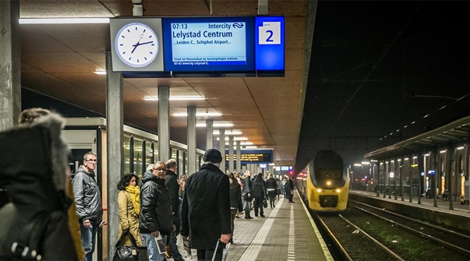 Ns trein treinstation intercity lelystad zeeland vlissingen