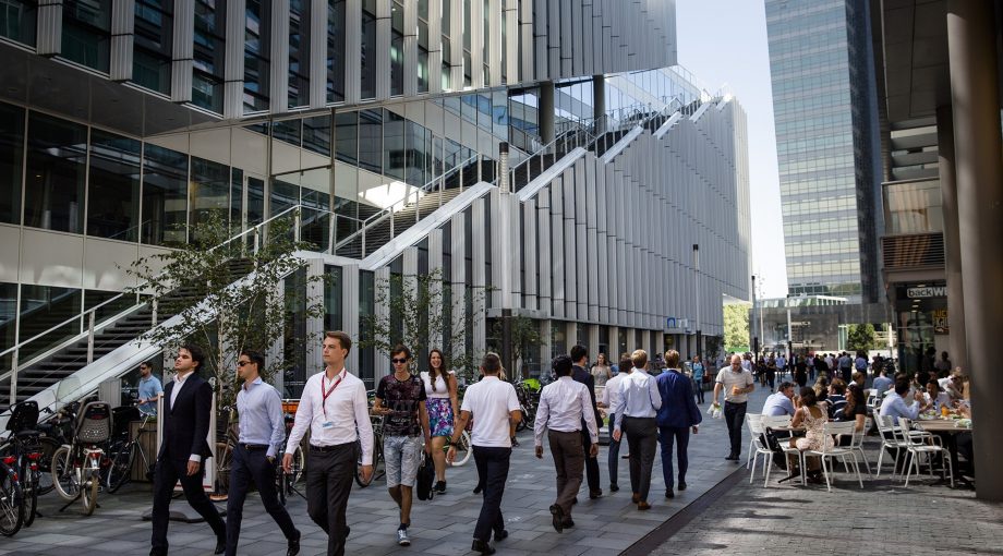 Overwerk kantoor inklokken rechter eu werk