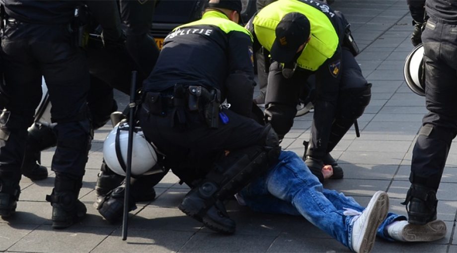 Politiearrestatieaanhouding1065