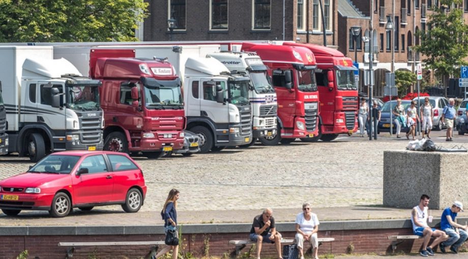 Rodetorenplein zwolle parkeerprobleem vrachtwagens frans paalman