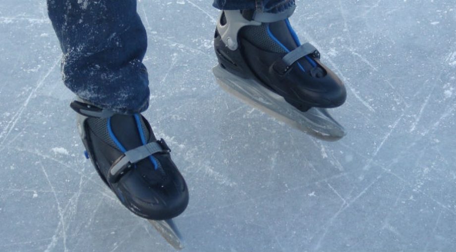 Schaatsbaan flevonice openingsdag Biddinghuizen