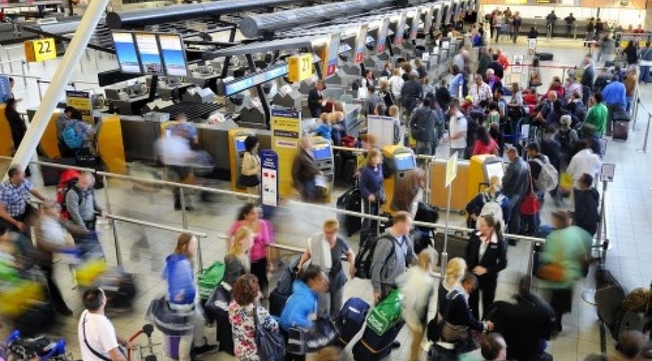 Schiphol binnen luchthaven topjaar 335