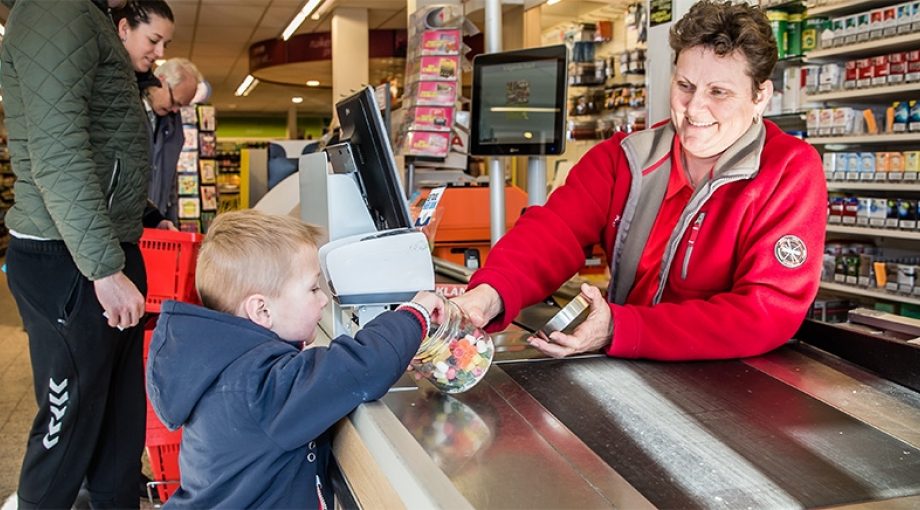 Spar kassa rilland supermarkt snoep snoepje zeeland