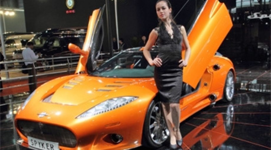 Spyker vrouw salontafel 335