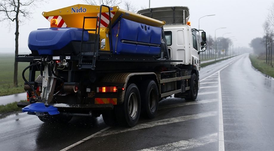 Strooiwagen ijzel winterweer code rood