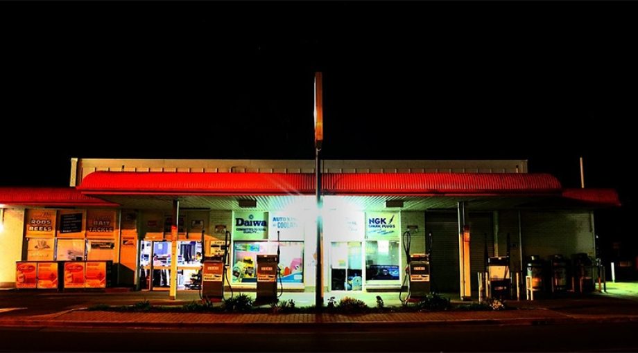 Tankstationdonker1065