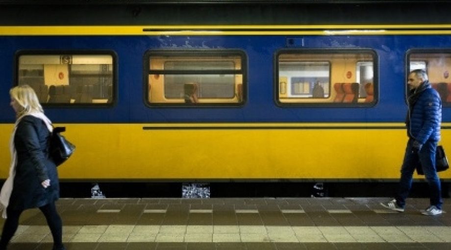 Treinen spoorwegen ov respect middelgroot