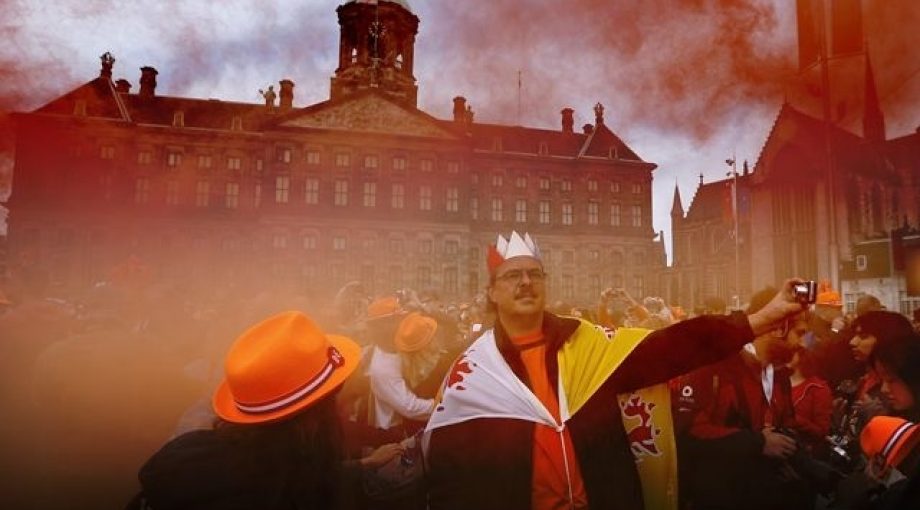 Troonswisseling koninginnedag willem alexander beatrix maxima jurk rustig feest