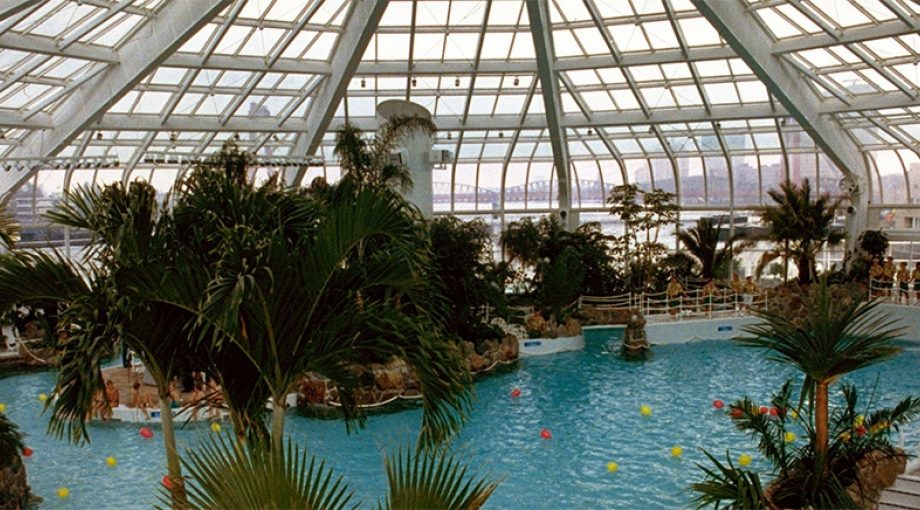 Tropicana subtropisch zwembad rotterdam maasboulevard zwemmen aloha bar