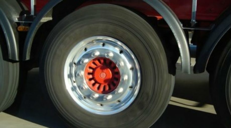 Vachtwagen wielen bakker transport Heerenveen