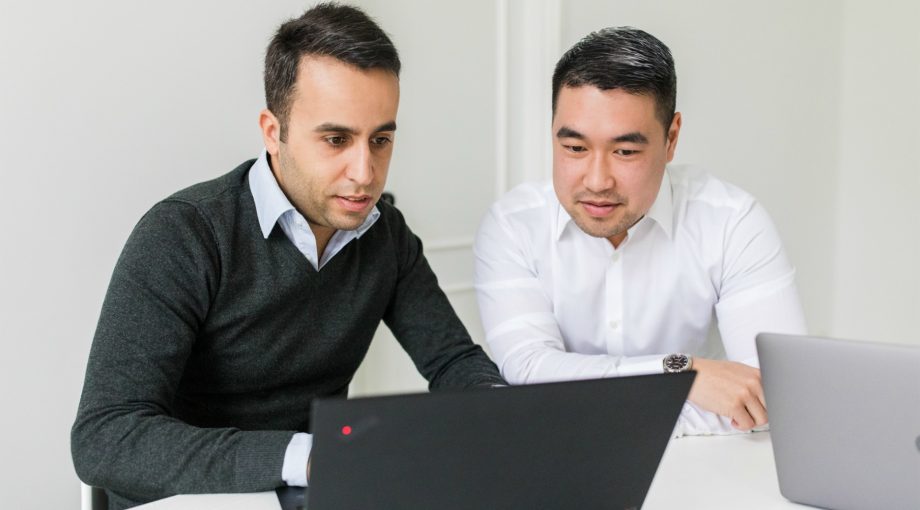 Valse diplomas startup verkeerde mensen buiten deur
