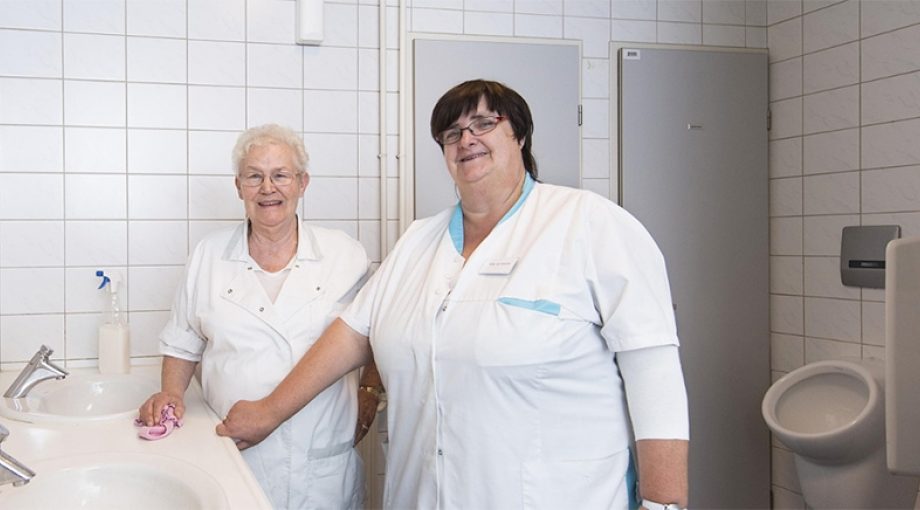 Vdzelfstandigtoiletjuffrouw