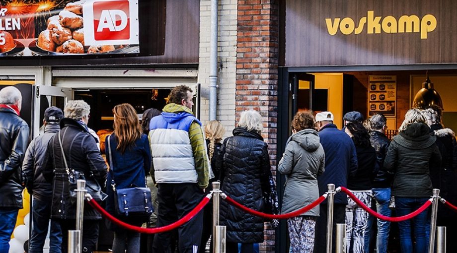 Voskampwachtrijoliebollen