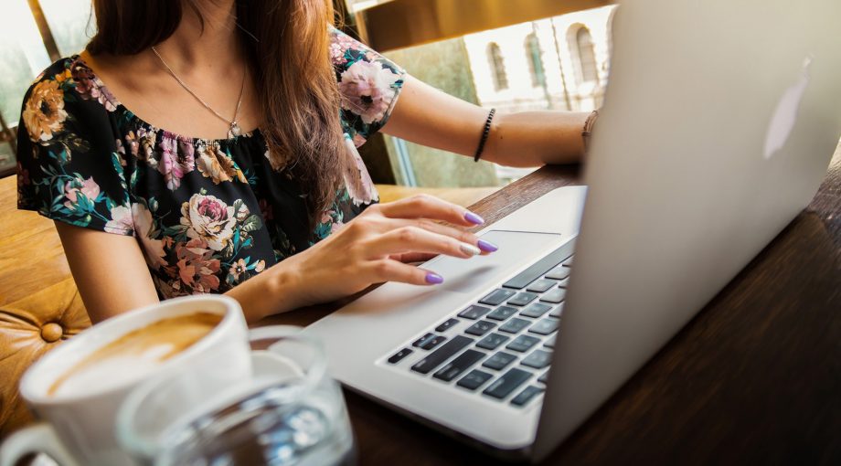 Werkplek laptop apple pixabay