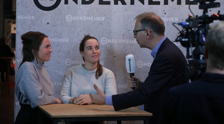 Zusjes tweeling melkert equalture