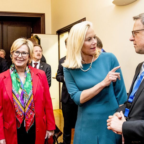 Familiebedrijven buitenland succes Kaag onderzoek