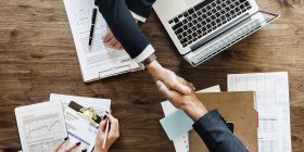 Overname bedrijven deal economie