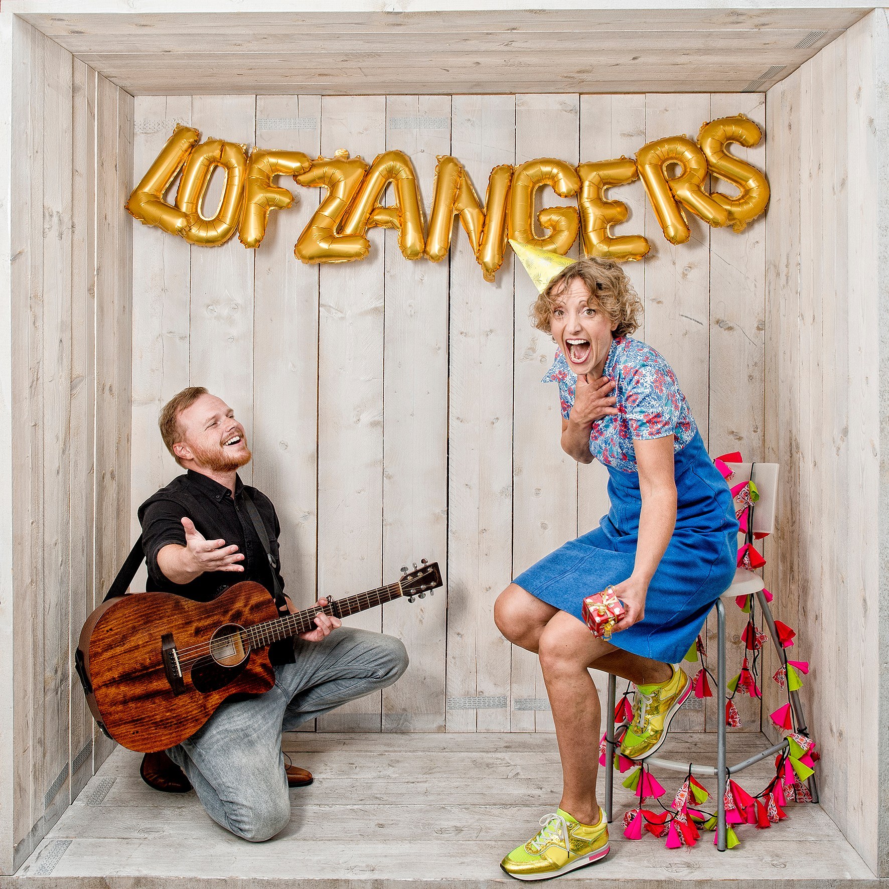 Podium voordeur lofzangers liefde lol licht