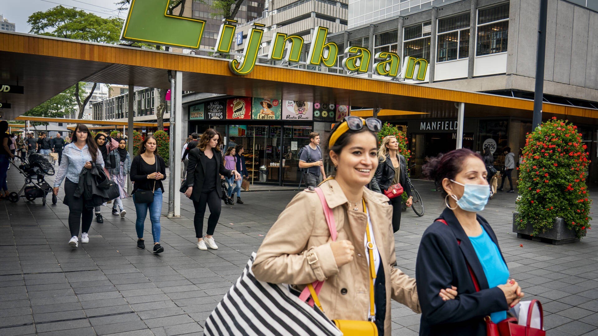 Rotterdam lijnbaan coronavirus mondkapjes