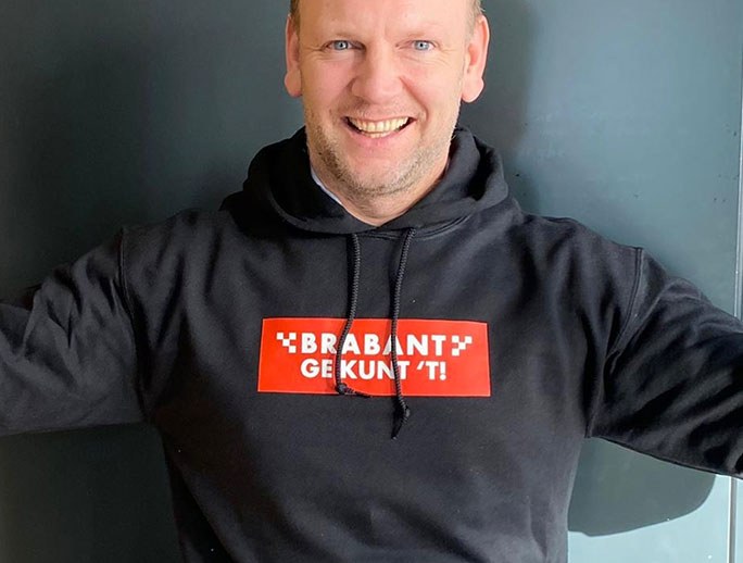 Surprise kit hoodie