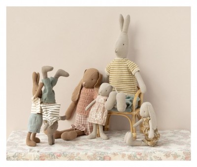 Coniglio Maileg Rabbit T3 con Pantaloni Corti e Maglia a Righe