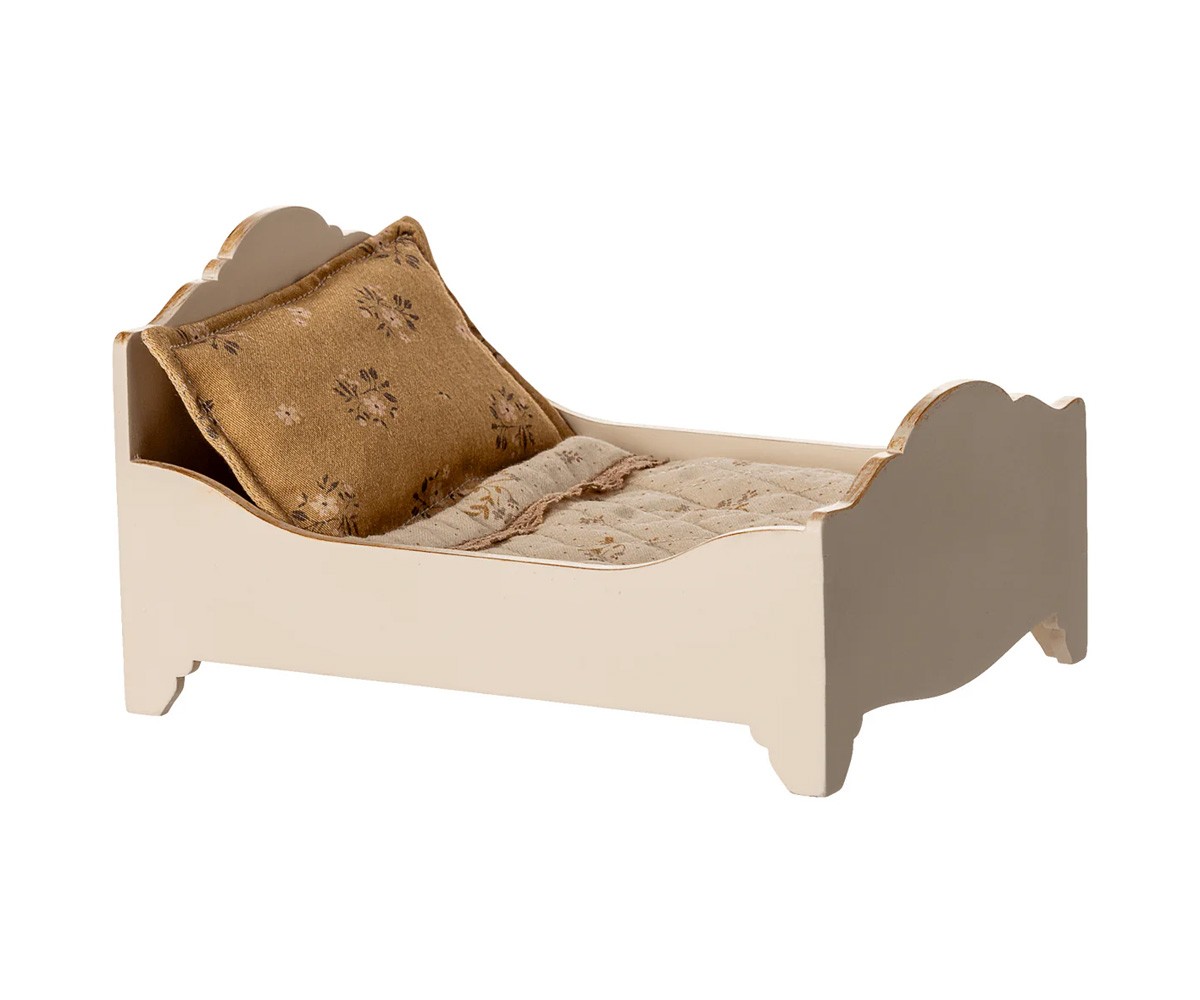Cama Ratn Off White